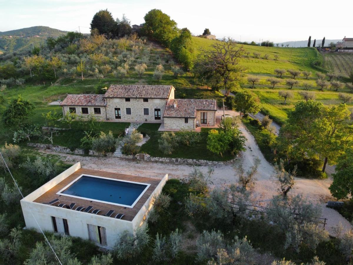 Agriturismo Sant'Angelo Holiday Farm Gualdo Cattaneo 外观 照片